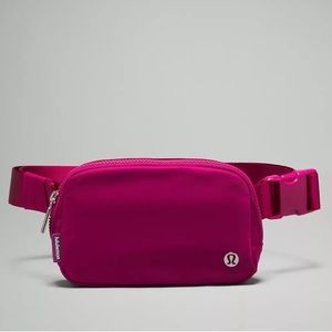 Lululemon Everywhere Belt Bag Wild Berry